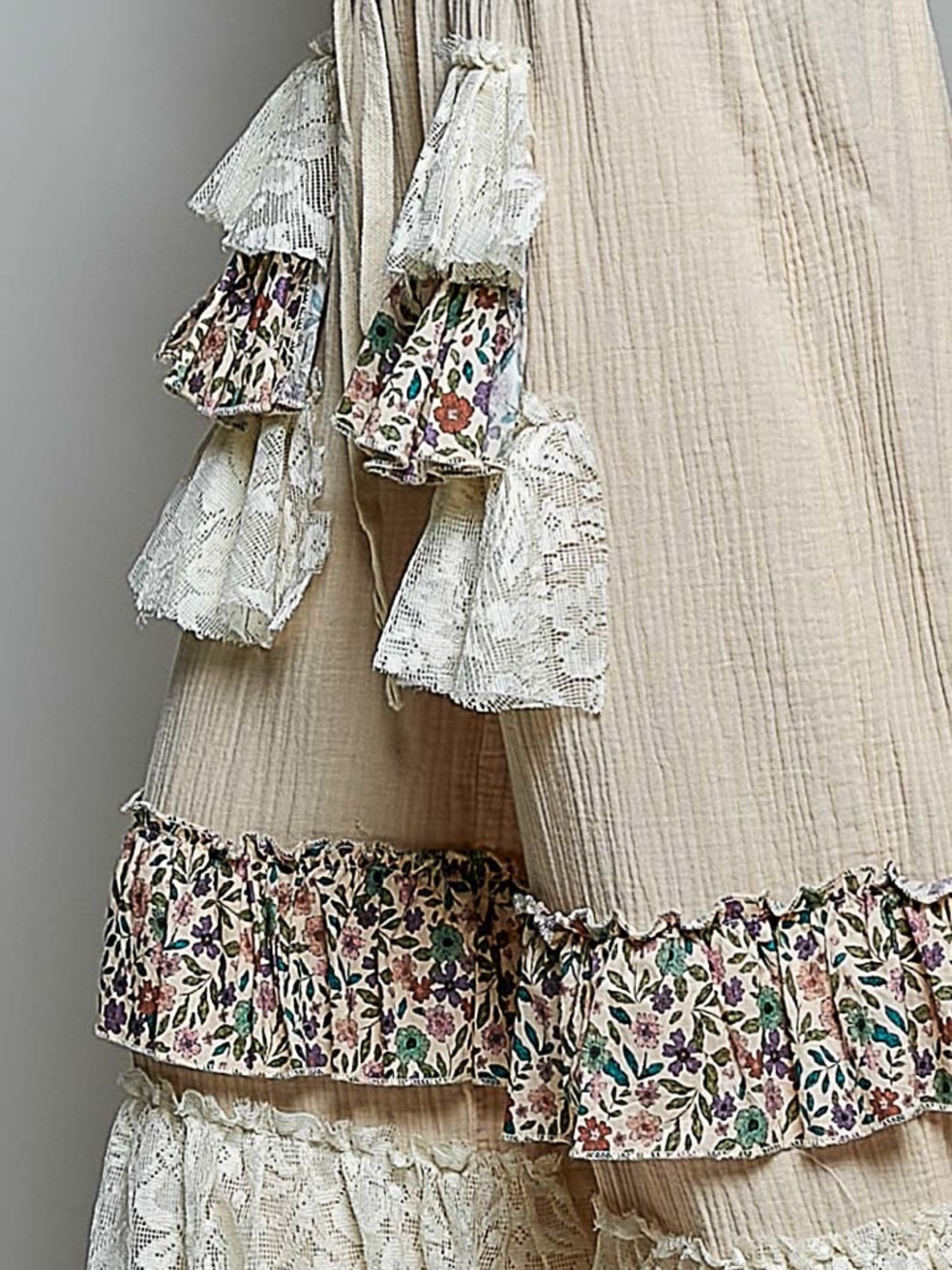 NWT POL Bohemian Oatmeal Wide Leg Floral Ruffle Pants S M L - Picture 4 of 4